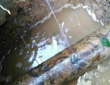 政和楼顶渗水维修公司分享下地暖漏水的原因及检测方法。